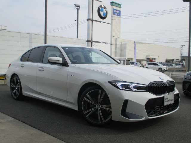 初めて輸入車を検討される方、輸入車に興味はあるけれどメンテナンスなど不安や質問がたくさんある方、是非一度当社にお出かけ下さい。一つ一つご質問に丁寧にお答えさせていただきます。お気軽にお声かけ下さい。