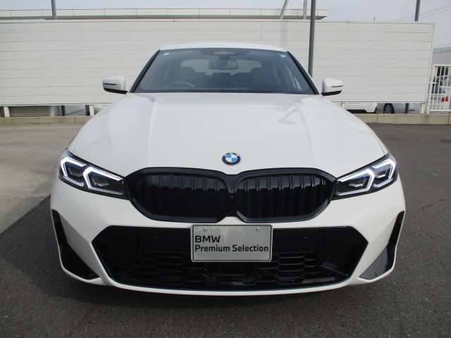 群馬BMWプレミアムセレクション前橋は認定中古車販売のスペシャリストとして品質へのこだわり、特に喫煙歴の無いだれもが気持ちよく購入検討いただける車両を展示しております。遠方からもお問い合わせください。