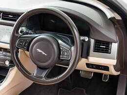 アダプティブクルーズコントロールはミリ波レーダー、ステレオカメラにより前方の車両の速度に合わせ安全な車間を保ち、先進のクルージングをサポート。安心・快適なドライブをサポートいたします。