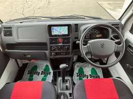 私たちニューフレンドリーは、車検・点検整備から一般修理・板金塗装、新車・中古車・パーツ販売まで、お客様が安全で快適なカーライフを過ごせるよう様々なトラブルに対して迅速にご対応し、全力でサポートします！