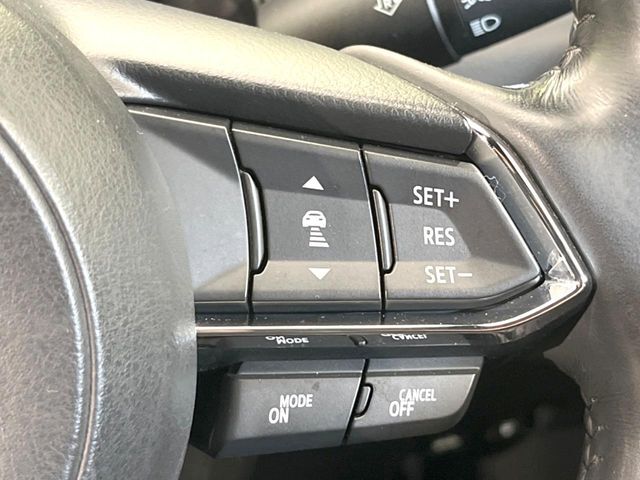 【マツダ・レーダークルーズコントロール】高速道路での長距離走行が楽に！自動で速度を保つクルーズコントロールが、衝突軽減システムと連携し、前方の車両を感知して車間を保つように速度調節してくれます！！