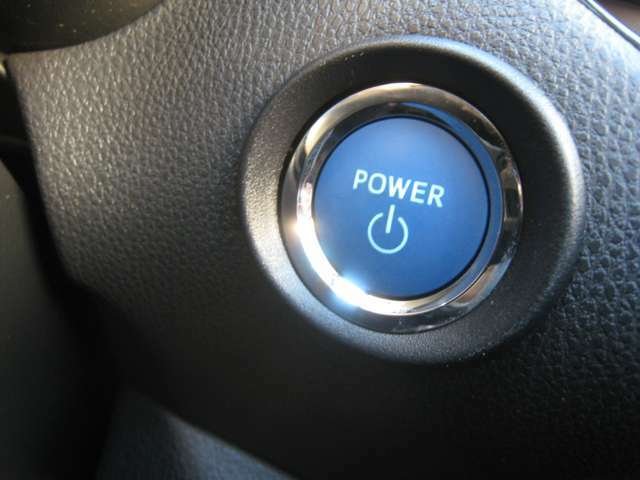 エンジンスタートプッシュボタン！スマートキーを持っていればワンプッシュでエンジンかかります！トヨタのハイブリッド車の特徴のブルー！