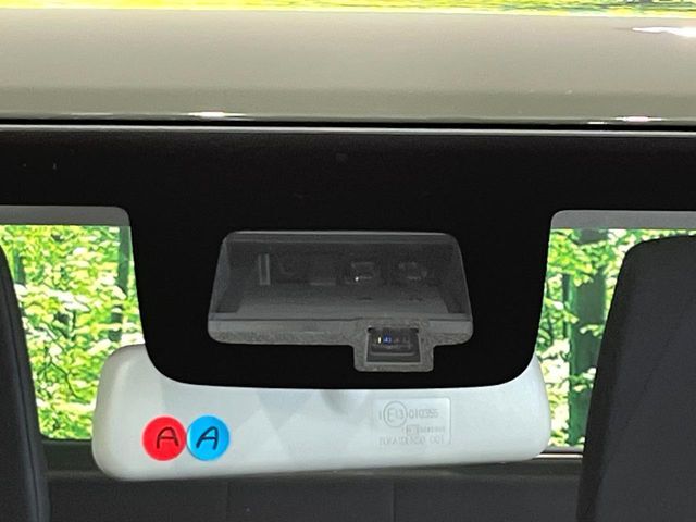 【スズキ　セーフティサポート】走行中に前方の車両等を認識し、衝突しそうな時は警報とブレーキで衝突回避と被害軽減をアシスト。より安全にドライブをお楽しみいただけます。