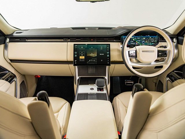 認定中古車　スライディングルーフ　シートマッサージ　電動サイドステップ　ノイズキャンセルスピーカー　純正23インチブラックアルミホイール　ヘッドアップディスプレイ　デジタルミラー　3Dサラウンドカメラ