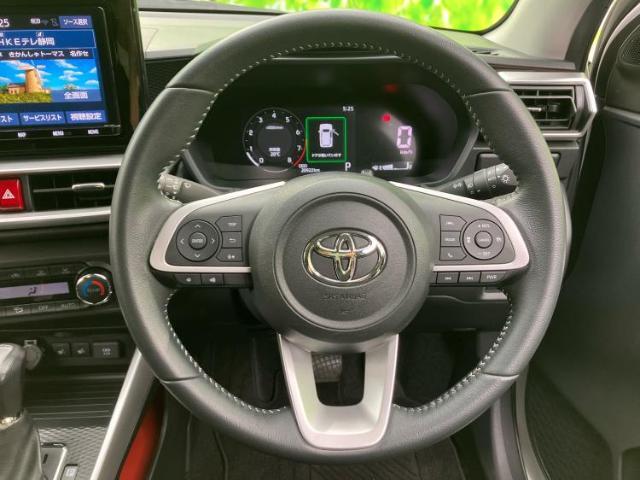 WECARSの展示場では実際に見て、触ってお車をお選びいただけます！知識の豊富な営業スタッフが様々なカーライフをご提案いたします！