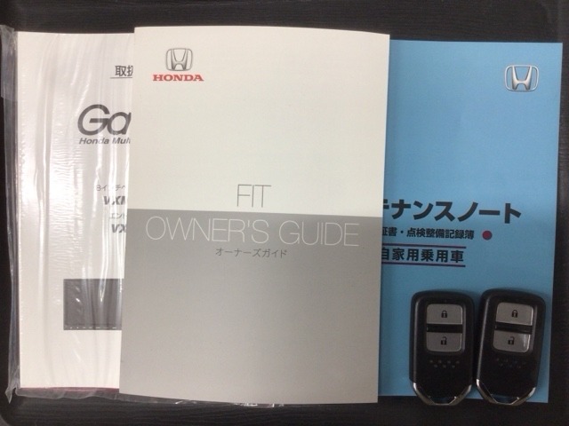 キーレス付きです。ボタンを押すだけでドアの開閉が楽々ですよ♪欠かせないアイテムですね。