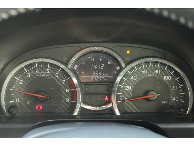 当店の車両は全車走行メーターチェック済です！当たり前ですが、正常な車両のみ展示販売をしております！ディデーレなら初めての車選びでも安心です！