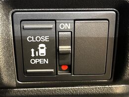 【パワースライドドア】スマートキーや運転席のスイッチでスライドドアの開閉が可能♪電動だから力を入れてドアを開ける必要が無く、小さいお子様でも、重い荷物を持っている時もラクに開け閉めできます♪