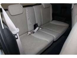 サードシートは3名乗車可能（7人乗り）