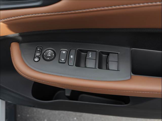 当社は、陸運局指定工場の資格を保有しております！整備士・検査員が常駐しておりますので、整備はお任せください！