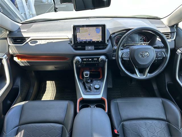 型式MXAA54　令和1年式6月登録　RAV4　2.0アドベンチャー 4WDが入荷致しました！！