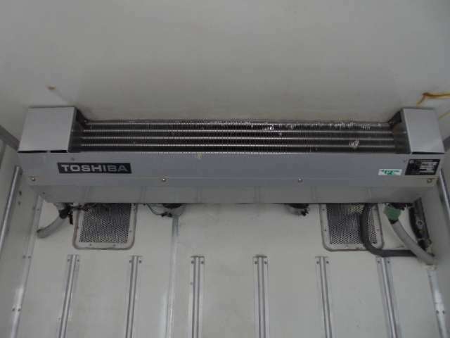 東芝製冷凍機　設定温度-32～+27度。　自社ホームページには全ての画像が掲載してあります。http://www.tohokucenter.com/