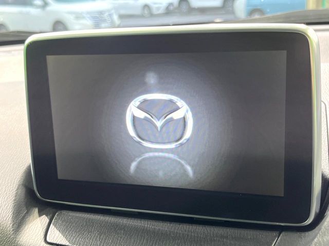 【メーカー純正ナビ】インテリアに溶け込むスタイリッシュな「専用設計」メーカーナビを装備♪視認性や操作性など基本性能にも優れ、より上質なカーライフをお楽しみいただけます。