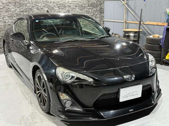 雨天時でもご覧頂ける様屋根付きのガレージ内でもご覧頂けます！