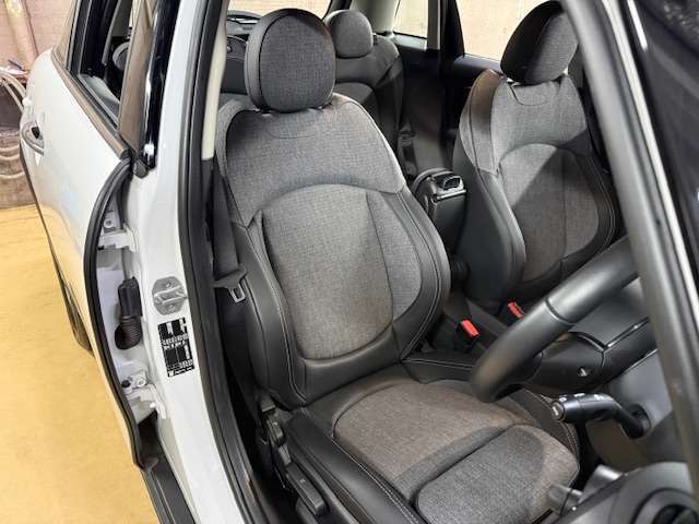 後期モデルでシートデザインが変更になりました