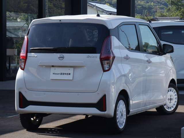 納車前には入念な点検整備をさせていただいております。もちろん、全車走行距離無制限のワイド保証付ですので、購入後安心して乗って頂けます。