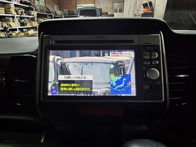 地デジ・DVD対応ナビです。走行中も視聴可能です！！