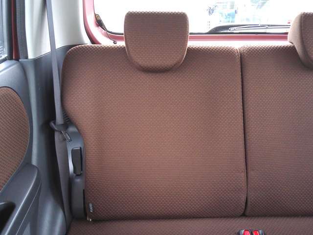 運転席側後部座席