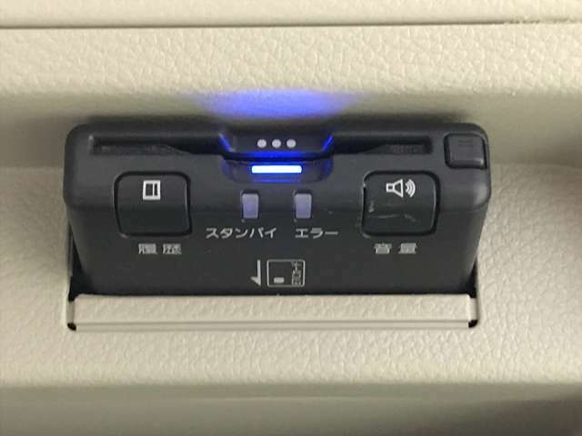 ☆最近増えてきましたスマートインターチェンジは、このETC車載器が無ければ通過することができません。もはや無くてはならない必須アイテムですね。☆