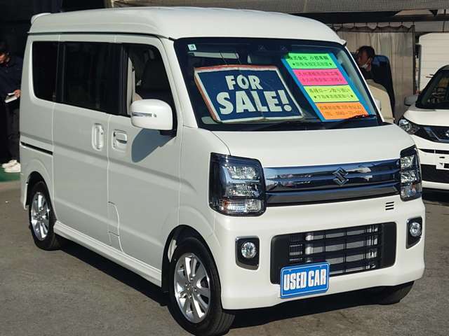 ★右斜め前から一枚です★ライトにクスミも無く、外装もしっかり綺麗にしています(*^^*)是非お確かめください！納車時にはもう一度キレイにいたします！安心の全車保証付（別途）になっております(＃^^＃)