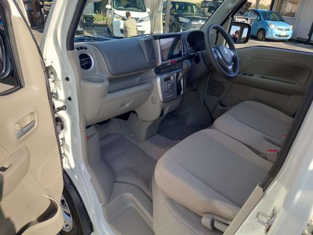 ★助手席★シート廻りは使用感も少なく、良好な状態となっています♪丁寧に使われていたことがよくわかります(*^_^*)気になるようなキズ・汚れやへたり等、大きなダメージはなく、良好な状態です♪