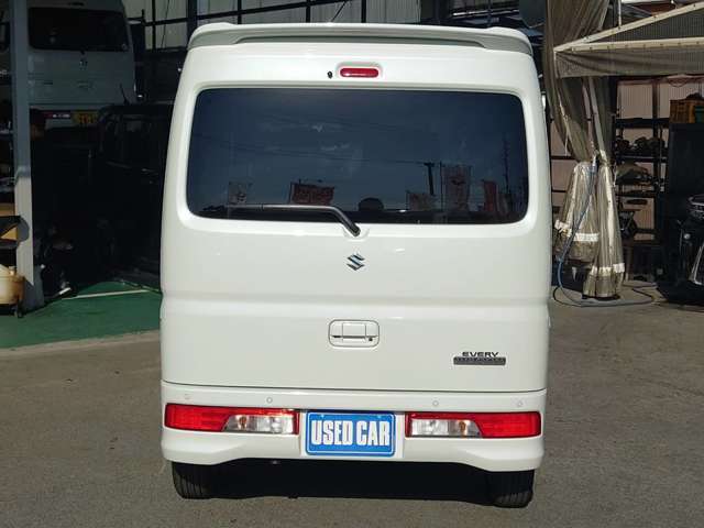 ★リアからの一枚です★鈑金塗装格安でご提供しております♪販売後のアフターフォローもお任せ下さい♪事故や故障のレッカーもしております！車検や12ヵ月点検も実施出来ますのでお車全てお任せ下さい(*^-^*)