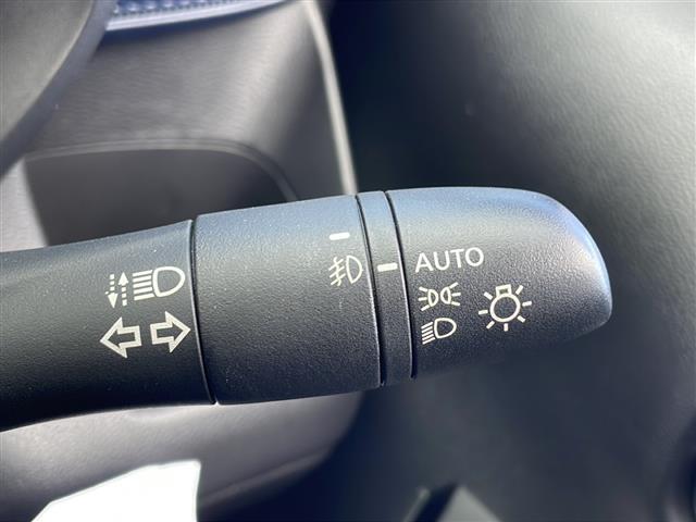 【 オートライト 】オートライトなのでライトの点け忘れを気にすることなく運転が出来ます♪
