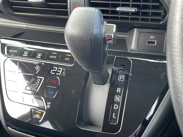 【 シフト 】スムーズなシフトチェンジで快適にお車を操縦していただけます！