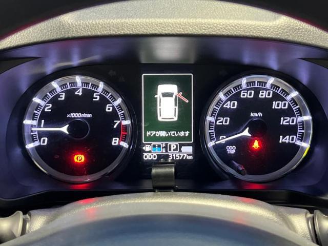 WECARSの展示場では実際に見て、触ってお車をお選びいただけます！知識の豊富な営業スタッフが様々なカーライフをご提案いたします！