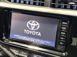 【純正ナビ】人気の純正ナビを装備。オーディオ機能も充実しており、Bluetooth接続すればお持ちのスマホやMP3プレイヤーの音楽を再生可能！毎日の運転がさらに楽しくなります！！