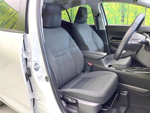 運転席シート廻りは使用感も少なく、良好な状態となっています。丁寧に使われていたことがよくわかりますね。