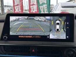 【パノラミックビューモニター】クルマを真上から見下ろした視点で駐車をサポートします。クルマの斜め後ろや真横など、いち早く障害物に気が付くことができます。