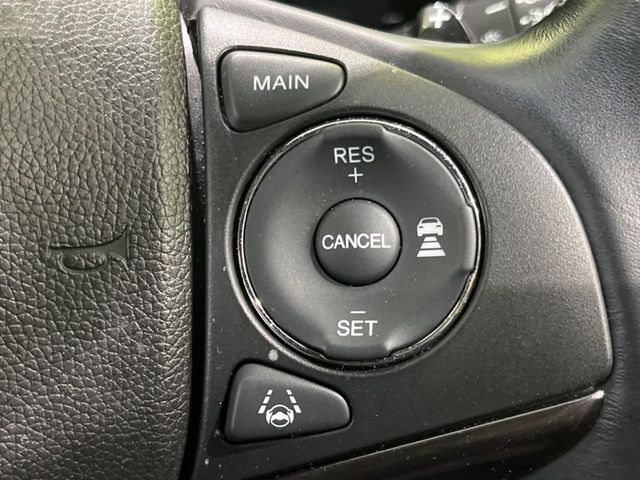 【アダプティブクルーズコントロール】高速道路での長距離走行が楽に！！自動で速度を保つクルーズコントロールが、衝突軽減システムと連携し、前方の車両を感知して車間を保つように速度調節してくれます！！