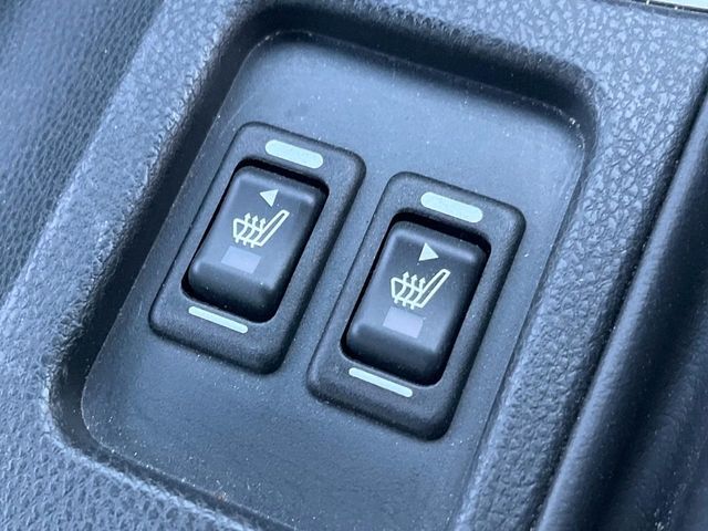 【シートベンチレーション】夏場は涼しい風でお尻や背中の熱やムレを防ぎ、冬はエアコンよりも早く温まってポカポカに！季節を問わず快適に過ごせます。