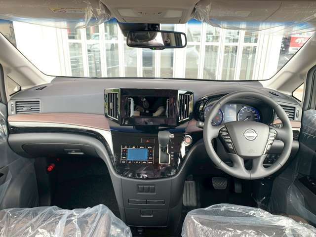 とっても視界が広くて、女性も運転しやすいお車になっております。