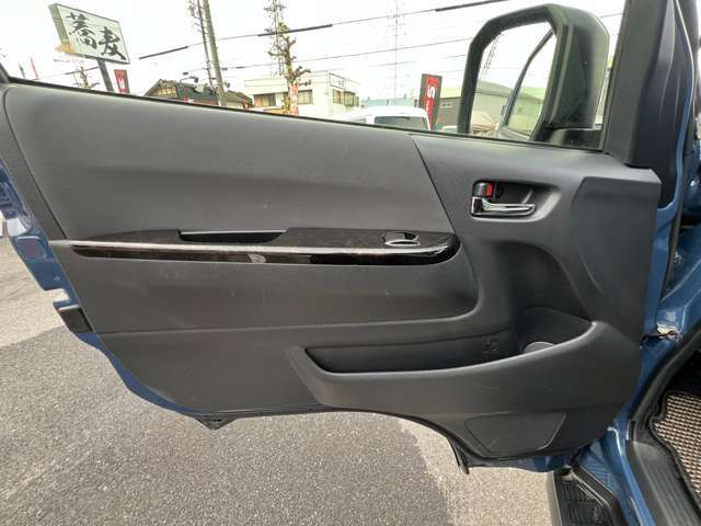 TEL　0568-68-6188　オートローン最長120回まで可能　LINEID　＠987bncjp　LINEにて車両の詳細やお写真ををお送りできます！お気軽にお問合せ下さい！