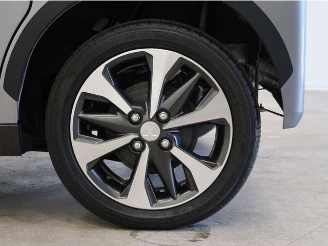 純正15インチアルミ　タイヤサイズ165/55R15