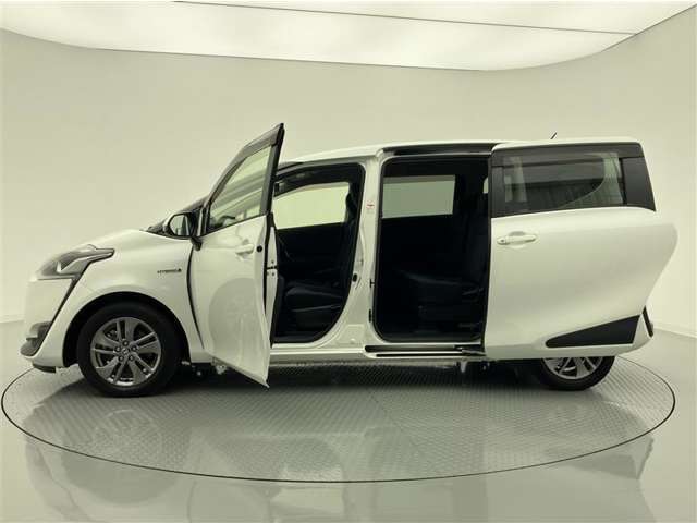 岐阜トヨペットの展示車は、不安が消える、安心が見える、3つの安心を備えたトヨタ認定中古車です1まるごとクリーニング2トヨタ認定検査員による車両検査証明書付3メーカー年式問わず1年間無料保証付