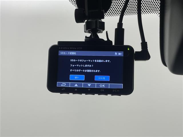 【ドライブレコーダー】映像・音声などの運転中の記録を残します。事故などを起こした起こされた時の証拠になりえますので、もしも時でも安心ですね。