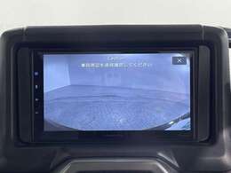 【バックモニター】後ろのカメラの映像をモニターに映し出すことができます！後方の見えない死角や、障害物との距離感をしっかり確認することができます！駐車が苦手な方におすすめです。