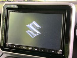 【純正ナビ】人気の純正ナビを装備しております。ナビの使いやすさはもちろん、オーディオ機能も充実！キャンプや旅行はもちろん、通勤や買い物など普段のドライブも楽しくなるはず♪