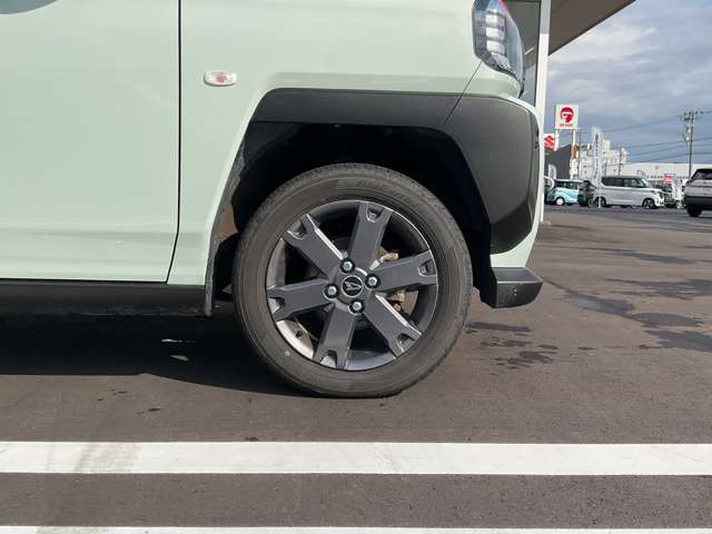 足元が引き締まって見えるデザインになっております☆