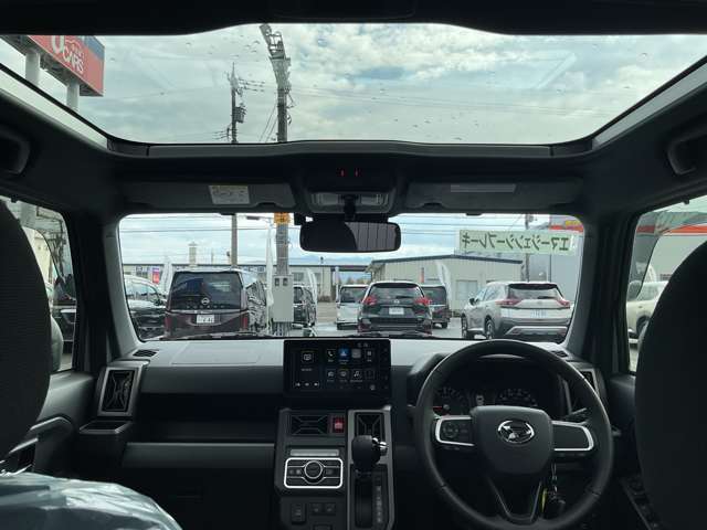 機能的で使いやすい内装になっております！ドリンクホルダーや収納スペースがたくさんあり便利☆