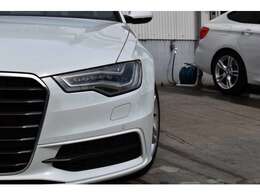 ヘッドライトはLEDヘッドライトが搭載されておりますので、夜間走行時、周りからの発見率も上がりますので、安全性UPにもつながります！！☆当店はカーセンサーアフター保証取扱店でございます☆