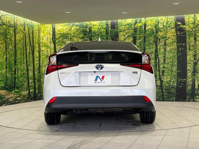 安心の最長10年・走行無制限保証（有償）をご用意。保証内容も充実はもちろん、無料点検＆オイル交換や、年中無休の全国・24時間ロードサービスも付帯されておりますのでご安心下さい。