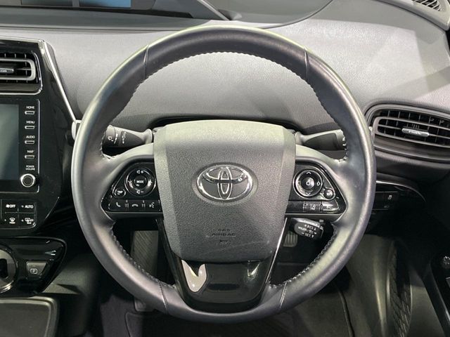 ステアリングも使用感が少なく、きれいな状態となっております♪