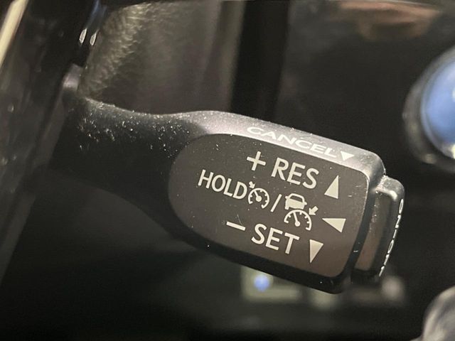 【レーダークルーズコントロール】高速道路での長距離走行が楽に！！自動で速度を保つクルーズコントロールが、衝突軽減システムと連携し、前方の車両を感知して車間を保つように速度調節してくれます！！