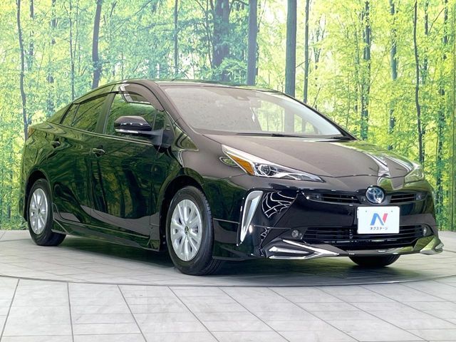 高透明度のガラス皮膜で撥水はもちろん、上質なツヤ・光沢を実現。紫外線や酸性雨から大切な愛車を保護し、色あせ・劣化を防止。「弾スプラッシュコート」、「弾プリミッサコート」からお選びいただけます。