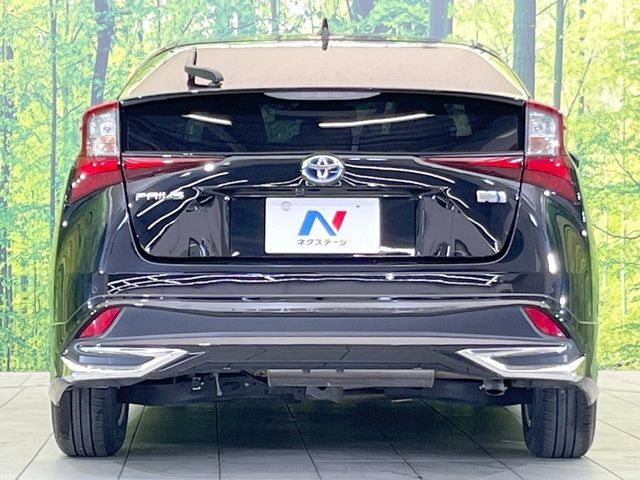 安心の最長10年・走行無制限保証（有償）をご用意。保証内容も充実はもちろん、無料点検＆オイル交換や、年中無休の全国・24時間ロードサービスも付帯されておりますのでご安心下さい。