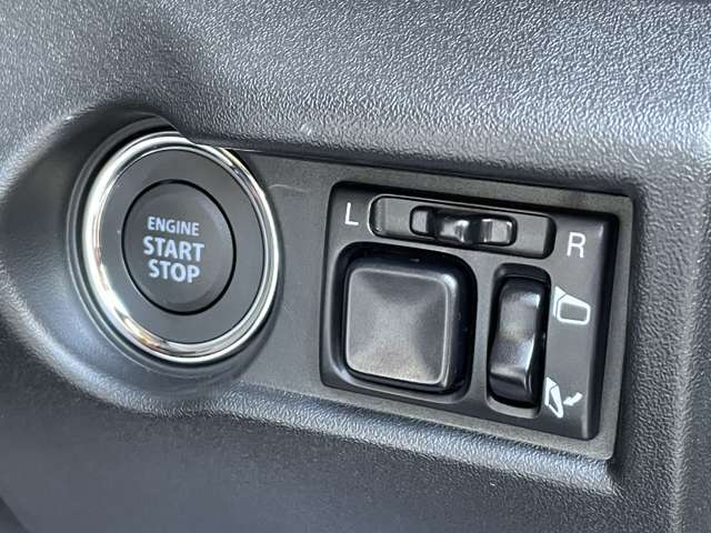 自社ローン対応車　 詳しくは弊社ホームページまで！ 　https://carlifegroup.fukuoka.jp/カーセンサー掲載車以外にも在庫車輌 多数掲載中！カーライフ福岡　福岡県糟屋郡粕屋町戸原西4丁目8-11　TEL0120-038-871